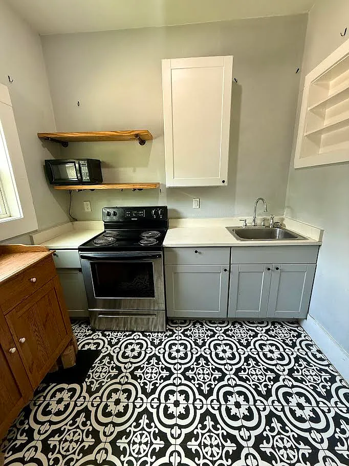 1 bed, 500 sqft, $1,000 — Photo 3