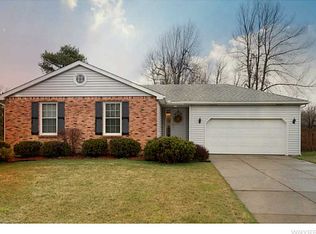 209 Shady Grove Dr, East Amherst, NY 14051