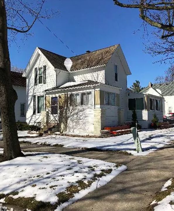 1st image of 611 N Linn St