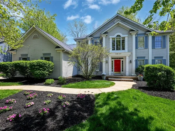 5947 Laurawood Ln, Hudson, OH 44236