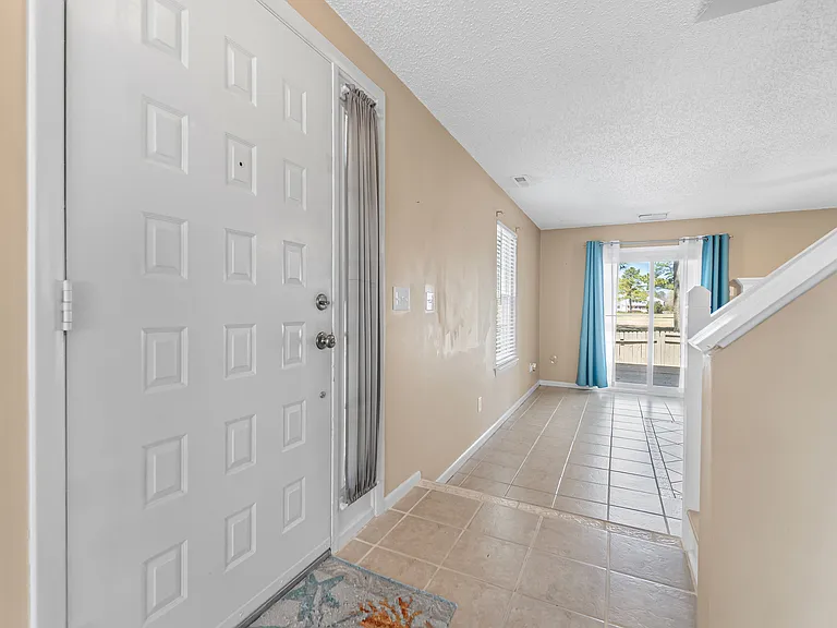 5092 Glenwood Way — Photo 6