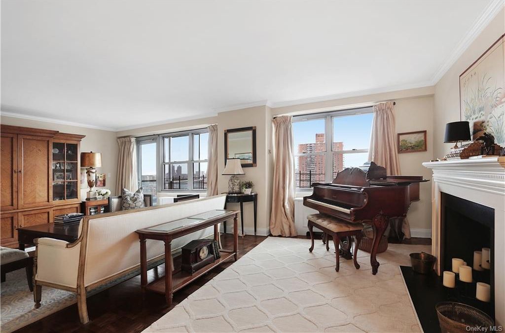 4 Bed 4 Bath Property, New York • 3,000 Sq Ft