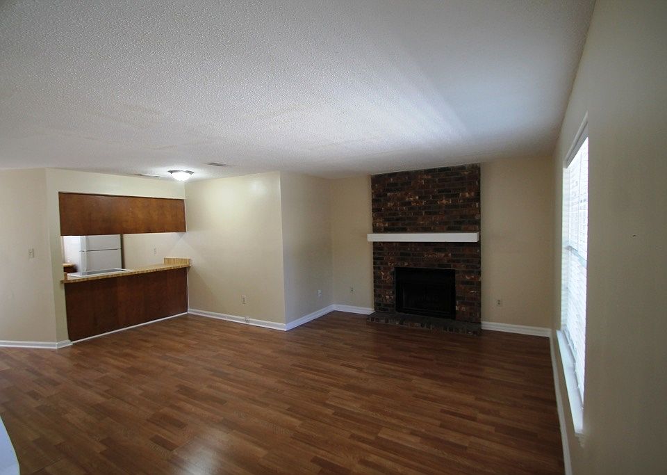 2nd image of 111 Brandon Ln APT A