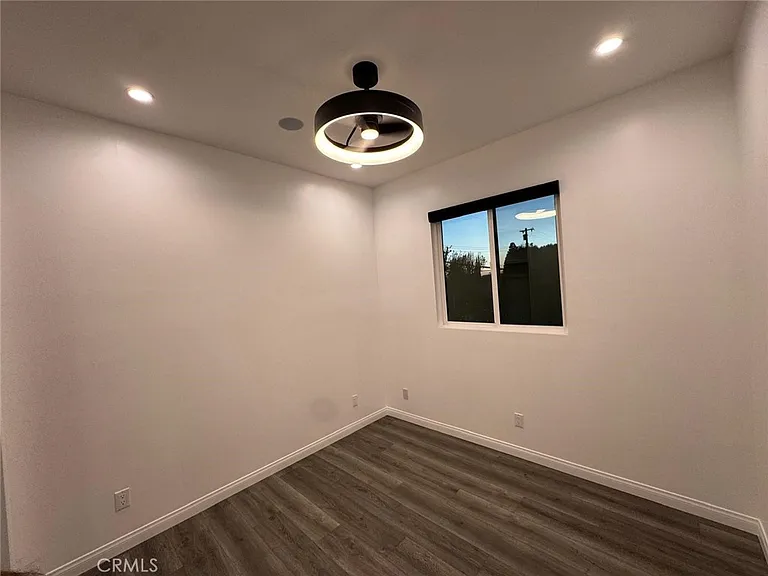 18222 Chatsworth St — Photo 9