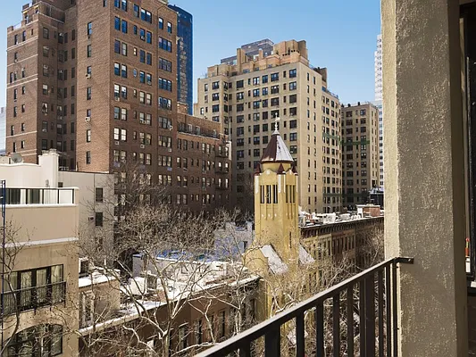 Sold by Sotheby's International Realty | media 19