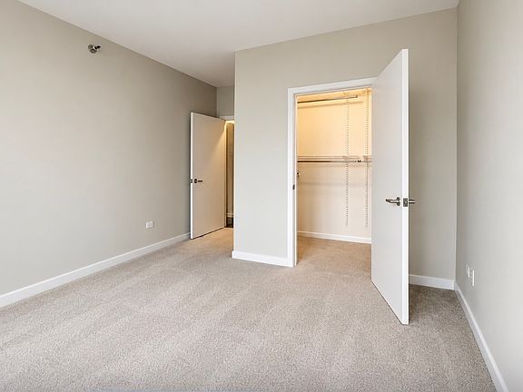 5th image of 330 N Jefferson St #2700