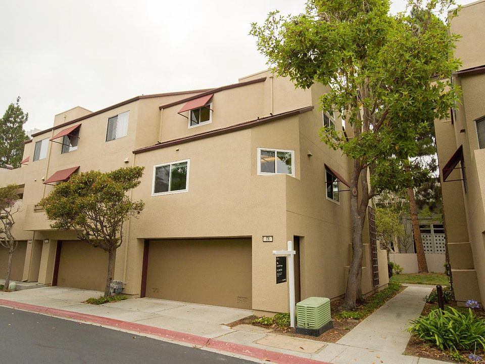 2nd image of 18 E Court Ln
