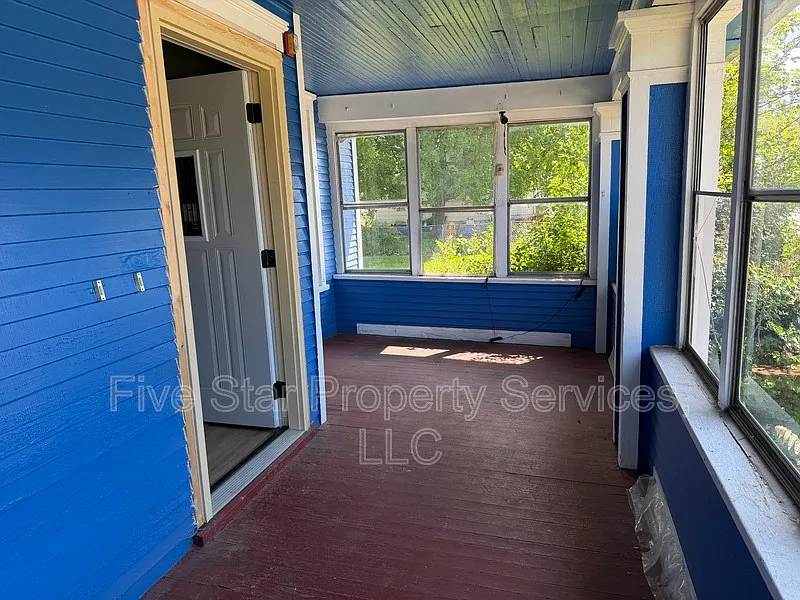 3 bed, 1.5 bath, 1050 sqft, $1,250 — Photo 3