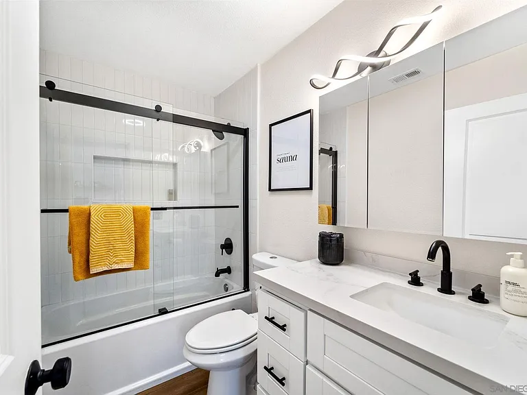 417 Nantucket Gln — Photo 12