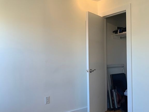 3rd image of 825 Putnam Ave #4B