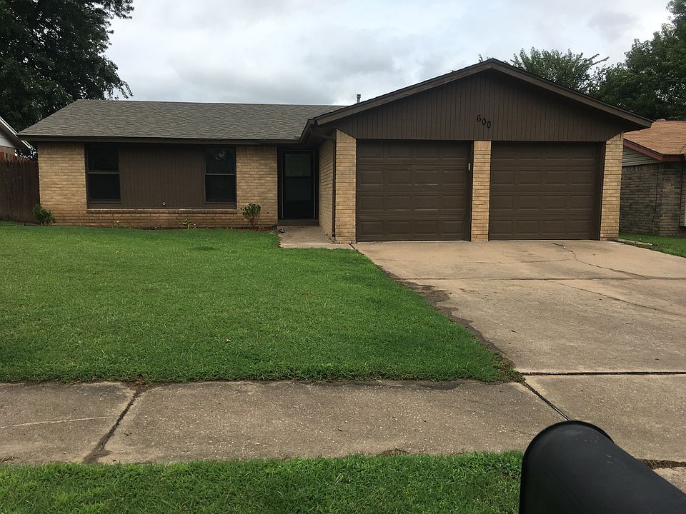 1st image of 600 S Redbud Ave
