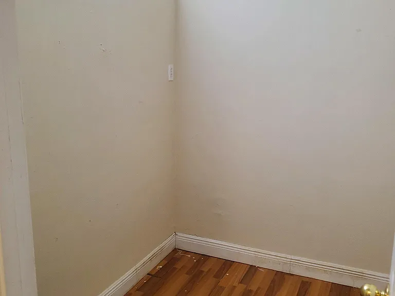 816 Mountbatten Ln — Photo 22