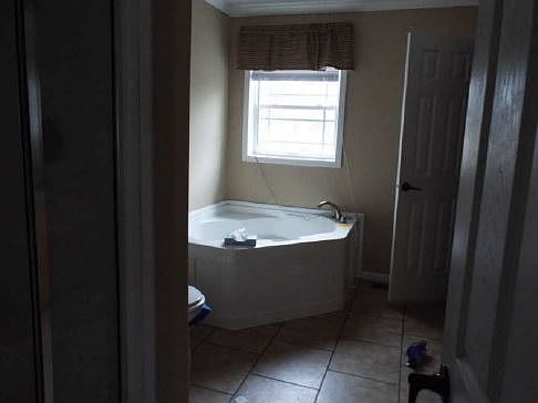 3rd image of 719 Brierwood Dr
