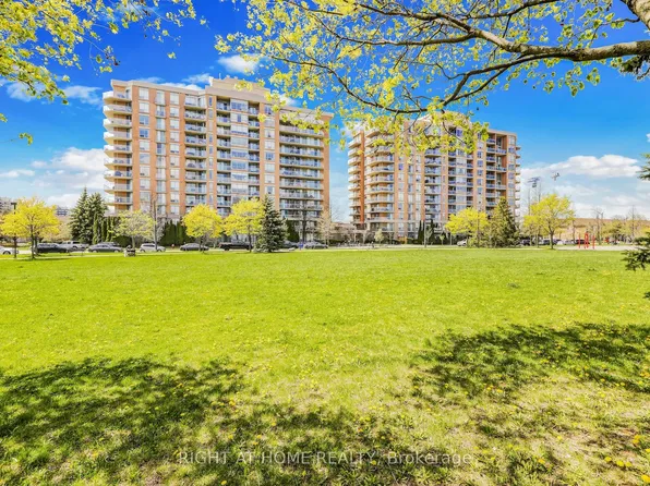 1140 Parkwest Pl #502, Mississauga, ON L5E 3K9