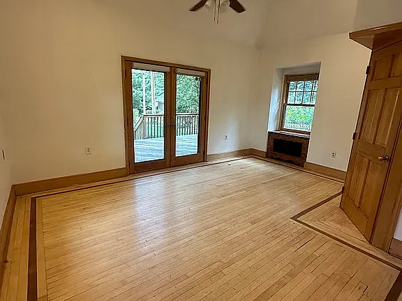 325 Bogert Ave — Photo 5