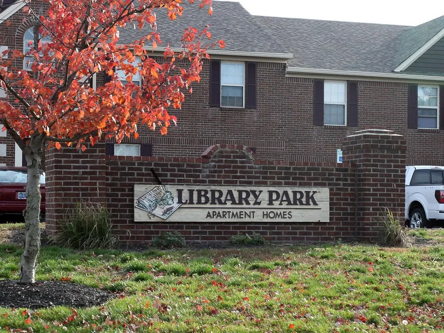Library Park — Photo 2