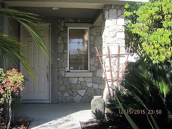 Inviting front entry