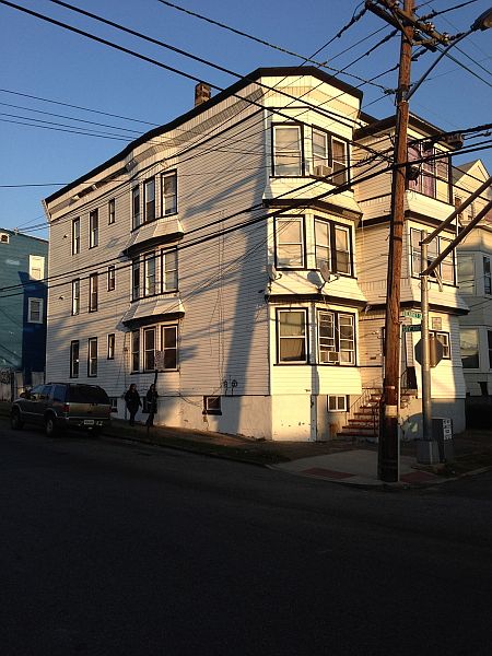 2nd image of 220 Kearney St