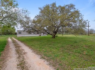 8331 County Road 401, Floresville, TX 78114