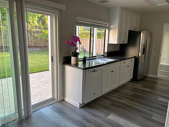 3rd image of 3929 Tynebourne Cir