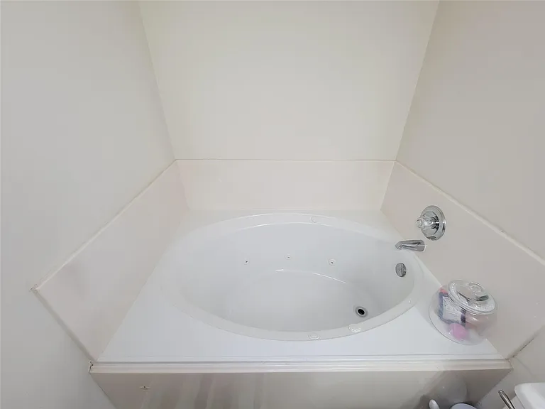 18235 Valebluff Ln — Photo 23