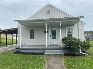 805 Winton Ave, Belpre, OH 45714