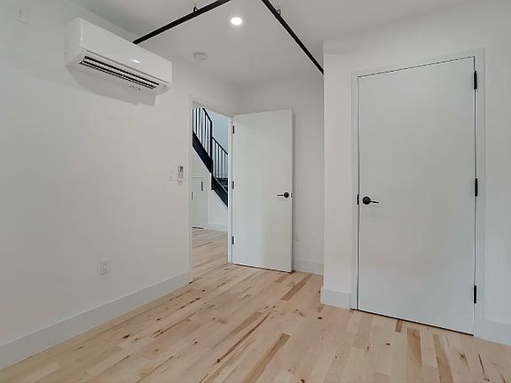 5th image of 176 Bayard St #3F