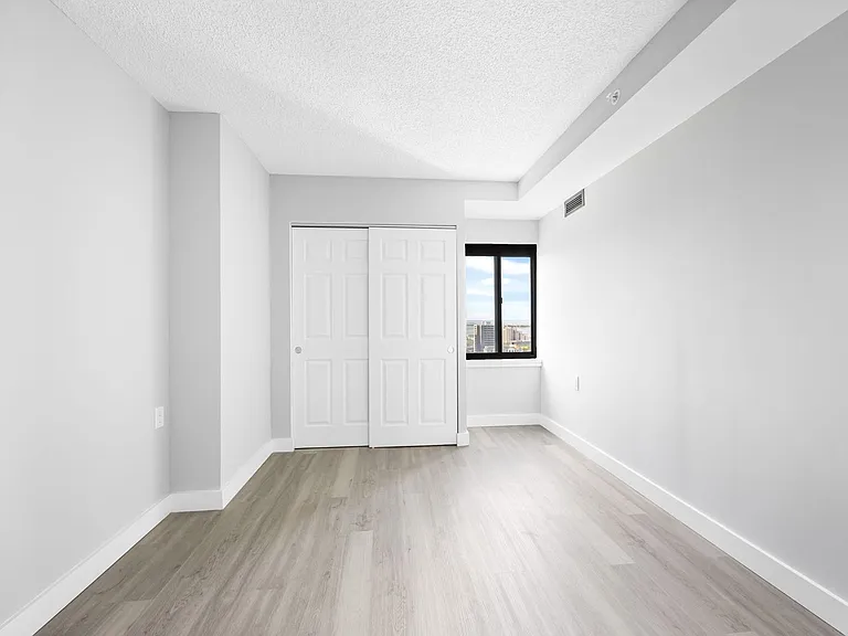 Atlantic Apartments — Photo 16