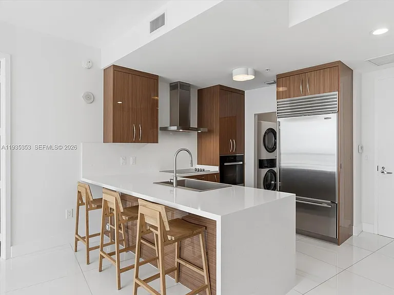 18201 Collins Ave #5508 — Photo 6