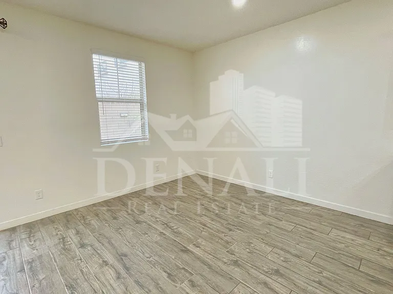 17155 N 9th Pl — Photo 12