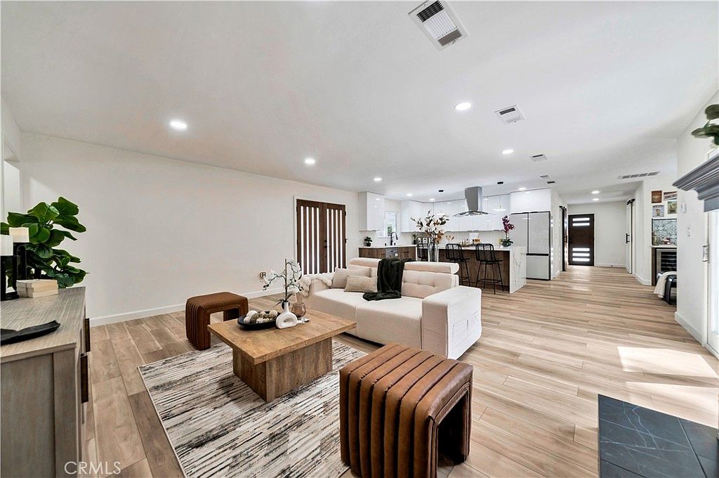 Sylmar, CA 91342
