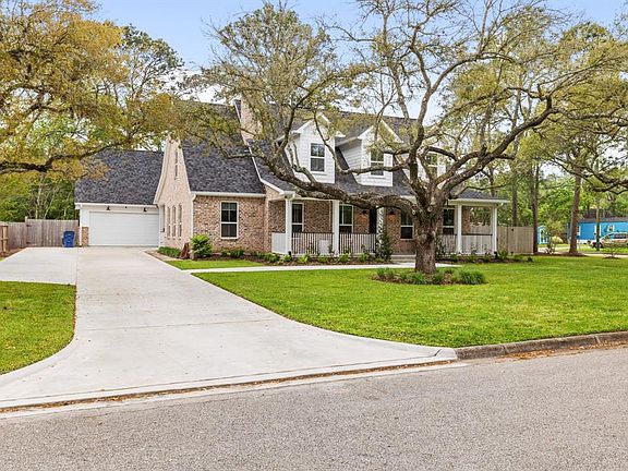 2nd image of 301 Quaker Dr