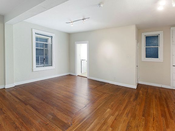 3rd image of 1730 Sacramento St #5