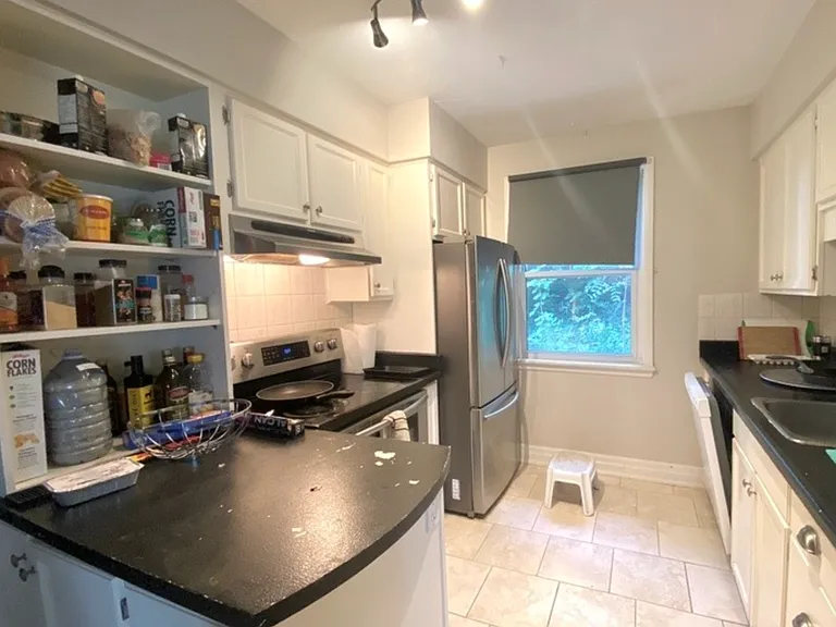 68 Harold Ct #5 — Photo 13