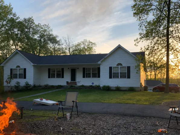 4 Overlook View Dr, Front Royal, VA 22630