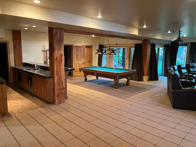 Lower level entertainment area