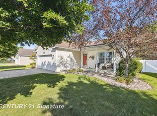 10190 Dove Dr, Freeland, MI 48623