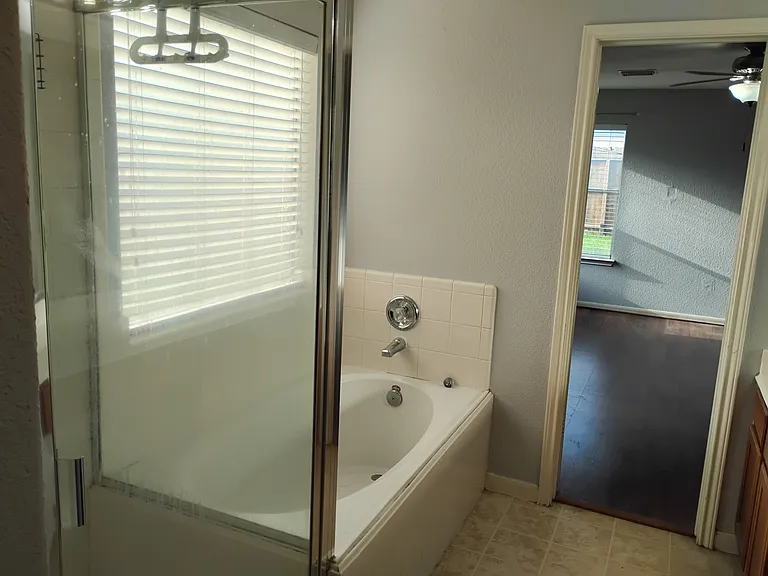 6403 Bella Sera Dr — Photo 21