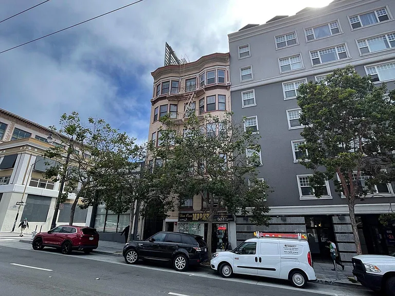 920 Van Ness Ave #302 — Photo 1
