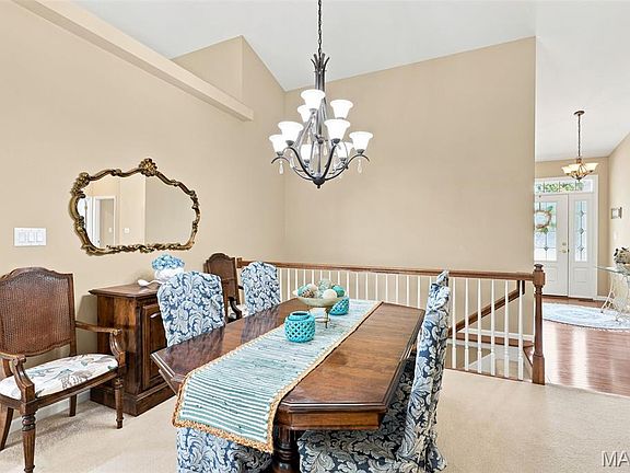 3rd image of 303 Glasgow Dr
