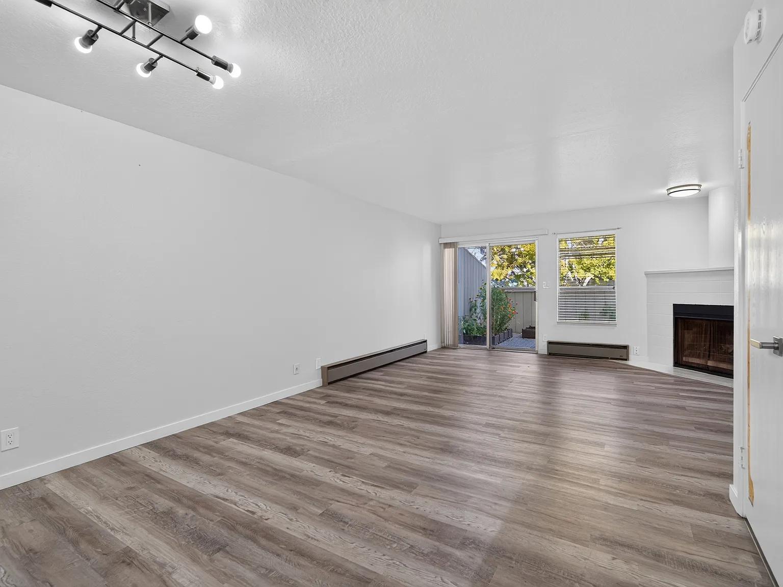165 Okeefe St — Photo 3
