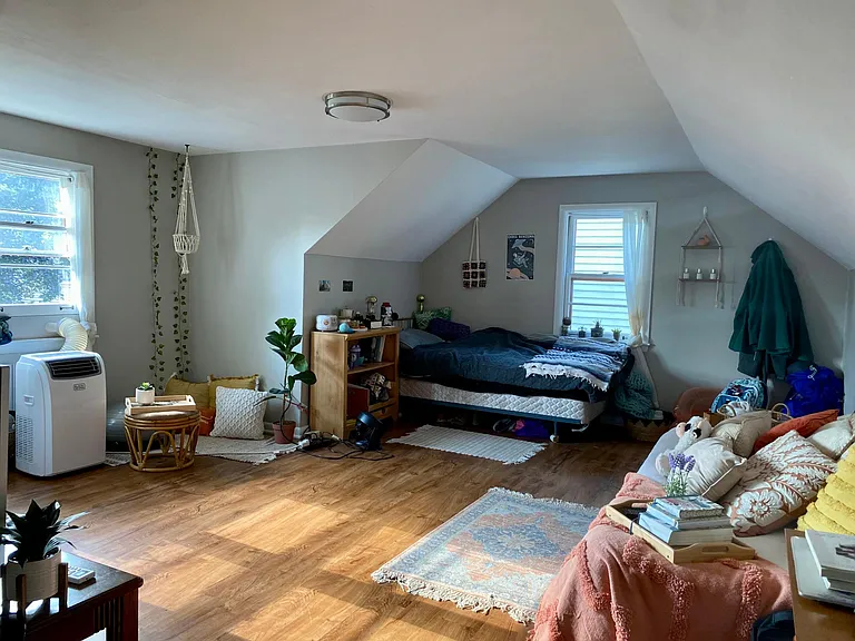 1015 N Main St — Photo 7