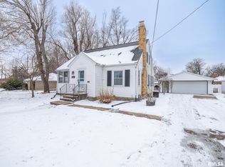 1607 Crescent Dr, Pekin, IL 61554