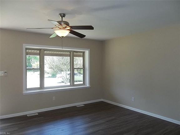 4th image of 19 Grant Dr