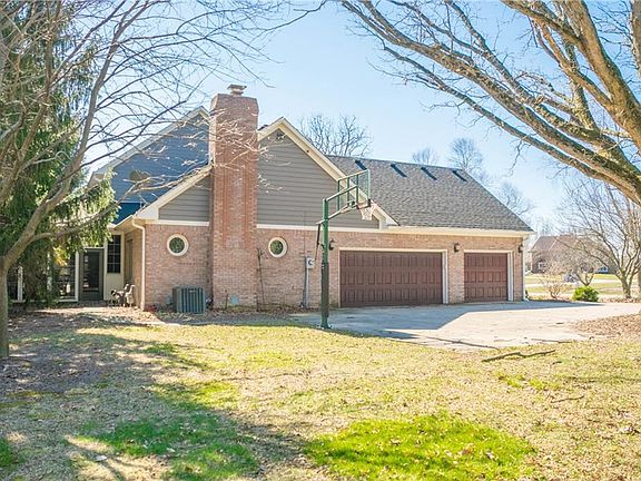 3rd image of 210 Applecross Dr