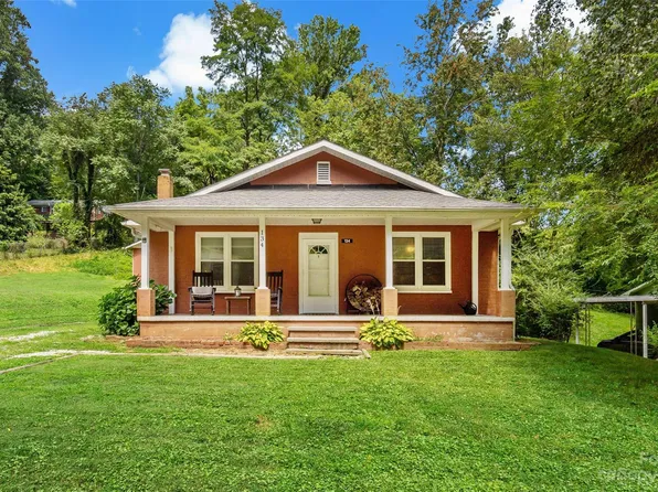 134 Spring St, Old Fort, NC 28762