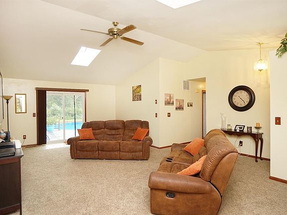 5th image of 1574 Orchard Valley Dr