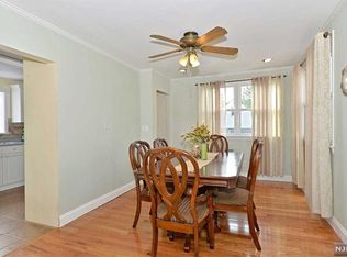 9 Pine St, Lodi, NJ 07644