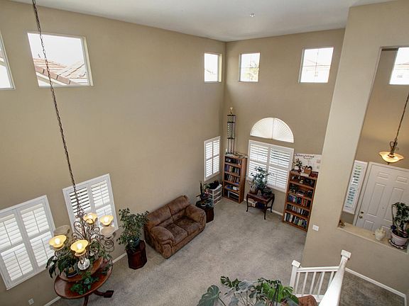 5th image of 1886 Hardy Dr