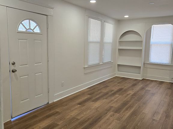 3rd image of 709 E James St